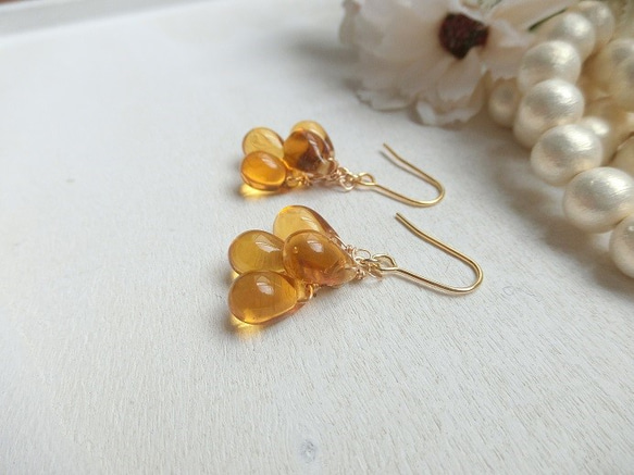 ドロップ型チェコビーズのピアス（オレンジソーダ） ピアス