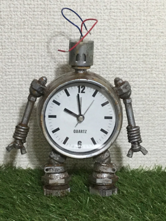 ビスナットロボット18号置時計 2枚目の画像