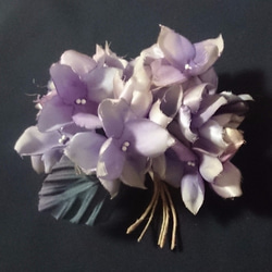 【たったひとつの染の花】アンティークカラーの紫陽花のコサージュ 1枚目の画像