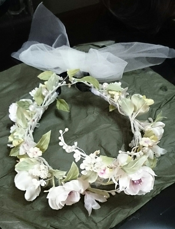 アンティークカラーの花かんむり&ブートニア 1枚目の画像