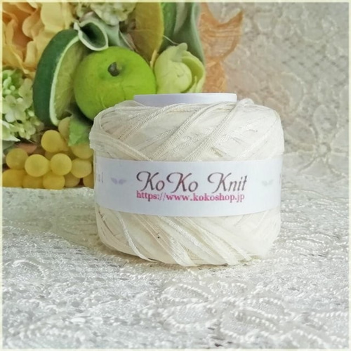 引き揃え糸： Lady Lilly 1玉26g テープヤーン 光沢リボンヤーン