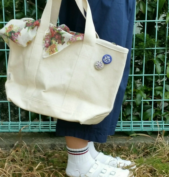 ☆人気再販☆コロンと小さなブーケブローチ「a」 3枚目の画像