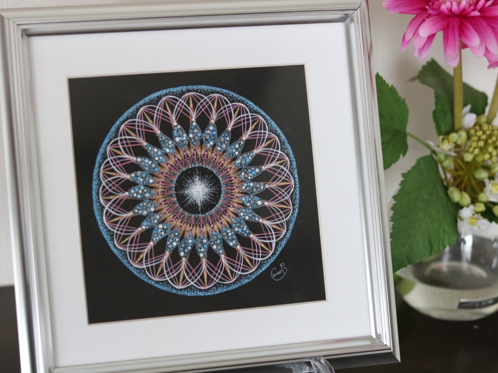 夜空に咲く＜曼荼羅アート＞