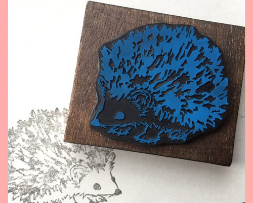 消しゴムはんこNo.112 蝶ネクタイのちびくまとハリネズミ 消しゴム