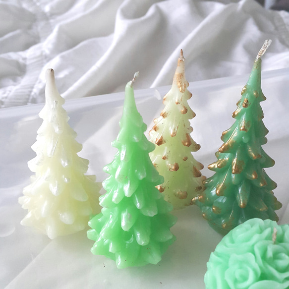 クリスマスツリーの蜜蝋キャンドル(２個) 3枚目の画像