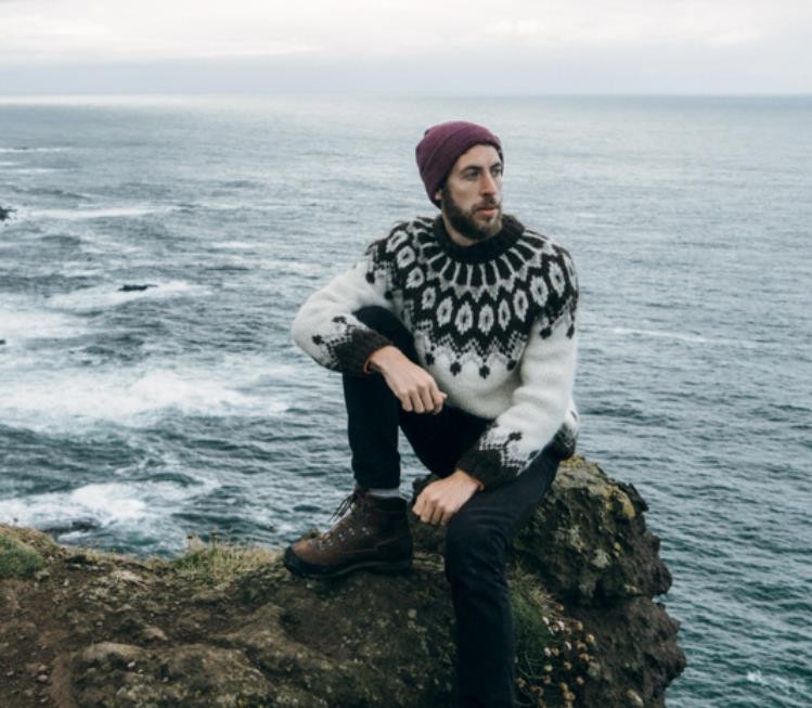 【限定】北欧風刺繍たっぷり　ウール・ セーター ニットLH73P