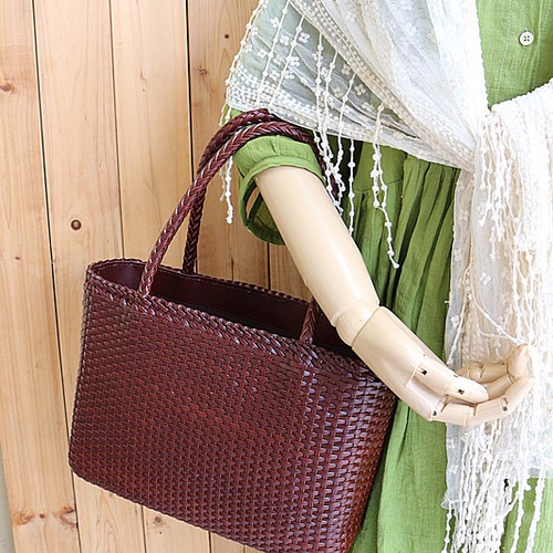 受注製作】かしこく収納！手編み牛革かごバッグ シックで