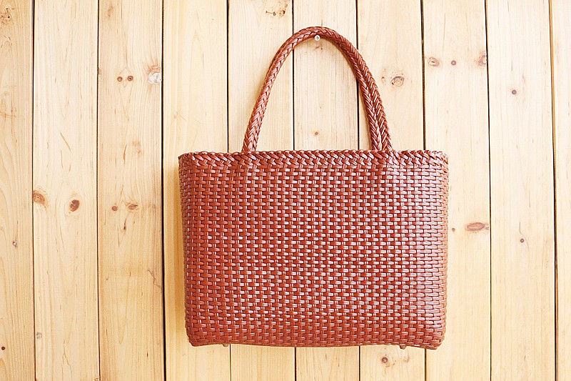 【受注製作】かしこく収納！手編み牛革かごバッグ シックでエレガンスな編み込み FB831 11,506円