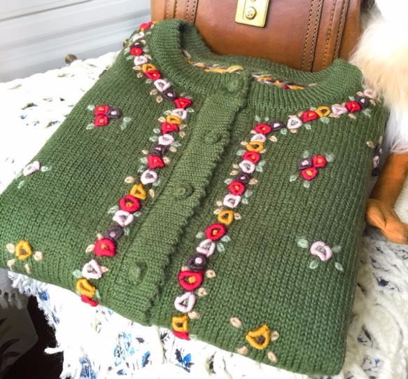 【受注製作】花刺繍100%ウール・カーディガ・ セーター ニット HT-88 1枚目の画像
