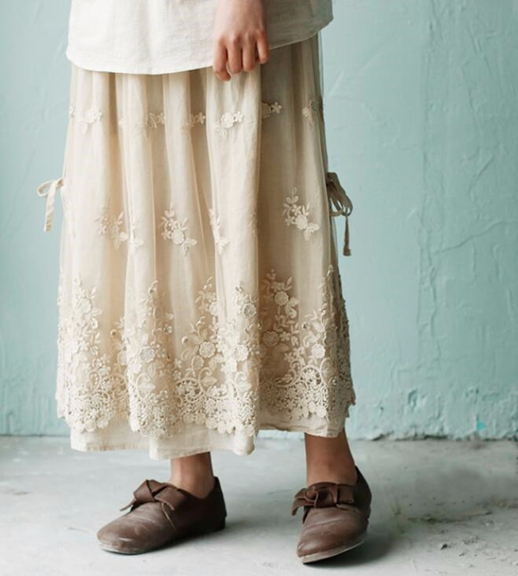 【受注製作】天然素材で製作したロングスカート 花柄レース 大人な美 綿麻 ベージュ LS3920 1枚目の画像