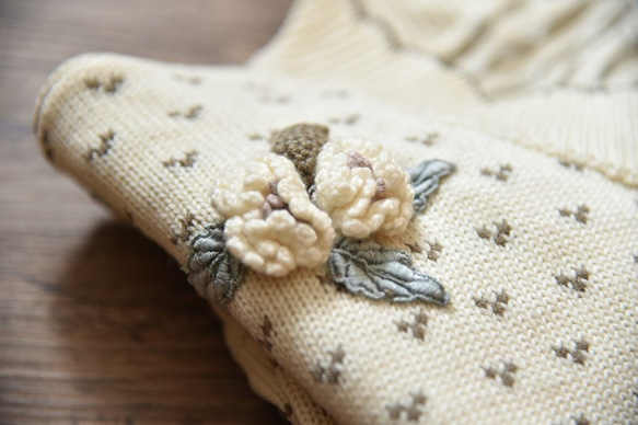 【1着限定】お花の刺繍たっぷり　ウール・カーディガ・ セーター ニット JND007 2枚目の画像