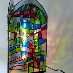 ステンドグラス　教会の窓模様ランプ 2枚目の画像