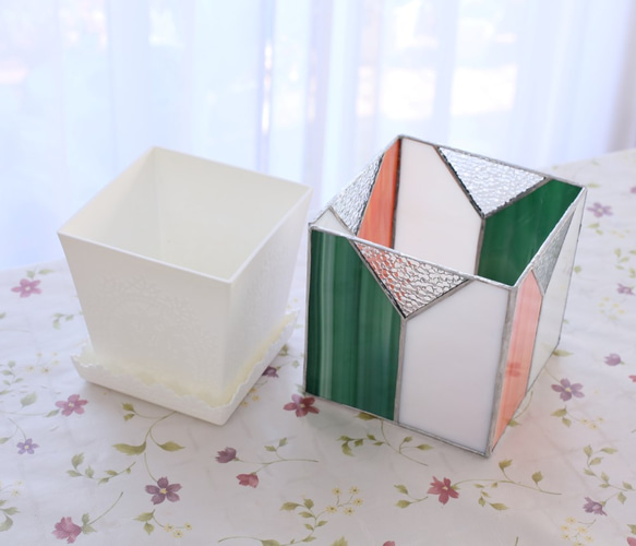ステンドグラス　植木鉢カバー（ピンク/グリーン） 3枚目の画像