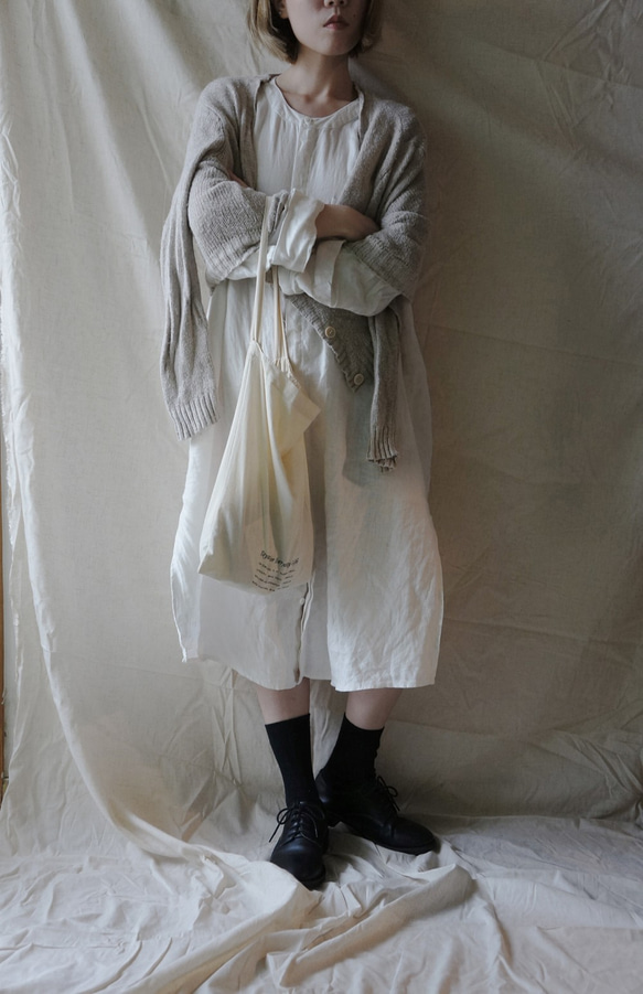 linen long shirt white亞麻家居長襯衣（白色） 第2張的照片