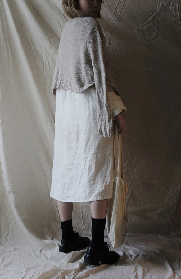 linen long shirt white亞麻家居長襯衣（白色） 第5張的照片