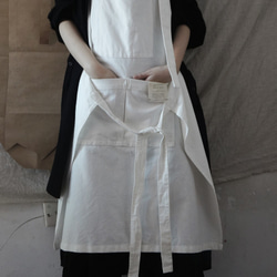 #302 classic work apron（ WHITE ）厚帆布設計圍裙 第3張的照片