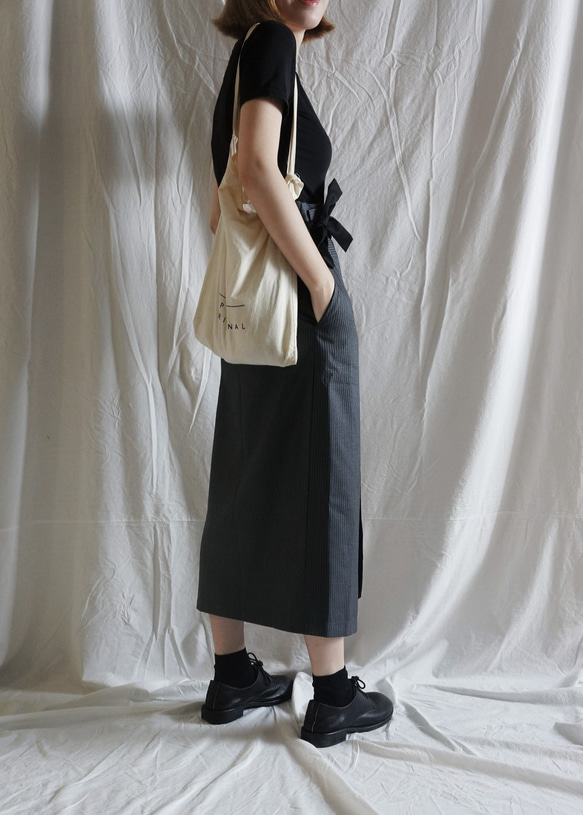 wrap skirt 灰色條紋繫帶包裹式半裙 第2張的照片