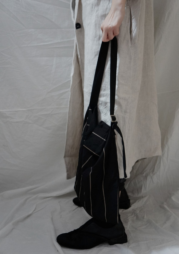 #308 tote bag  STRIPE&BLACK 條紋黑色拼接單肩包 第2張的照片