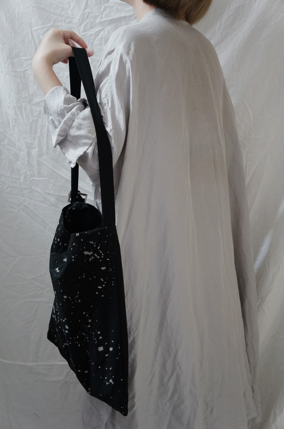 #308 tote bag  MILKY WAY&BLACK 斑點黑色拼接單肩包 第4張的照片