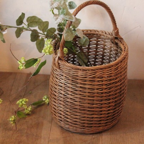 天然素材のナチュラルなかご【籐ラタン ワンハンドルポット