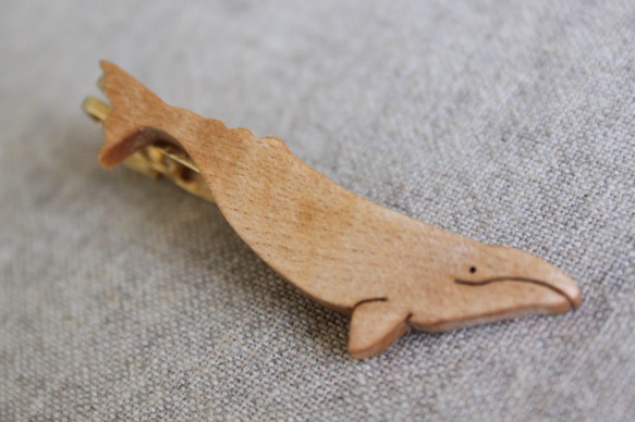 コククジラ木製ネクタイピン 4枚目の画像