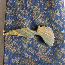ハエトリグサ木製ネクタイピン 7枚目の画像