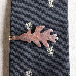 カシワの葉っぱ木製ネクタイピン 6枚目の画像