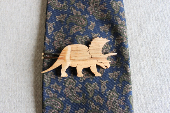 トリケラトプス木製ネクタイピン 6枚目の画像