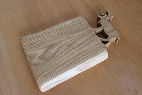 トナカイ木製カッティングボード 3枚目の画像
