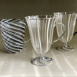 耐熱ガラスの高台マグカップ カラースパイラルシリーズ 14 1枚目の画像