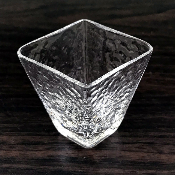 クリスタルガラスの菱形カップ（3点セット） 4枚目の画像