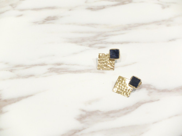 Square Continuation Earrings 黃銅絲絨耳環 第1張的照片