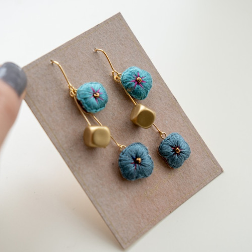 一点もの✺刺繍耳飾り✺ 