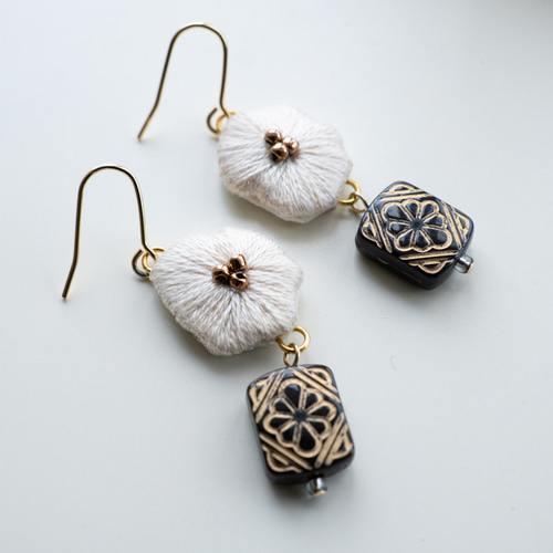 ✺刺繍耳飾り✺ 