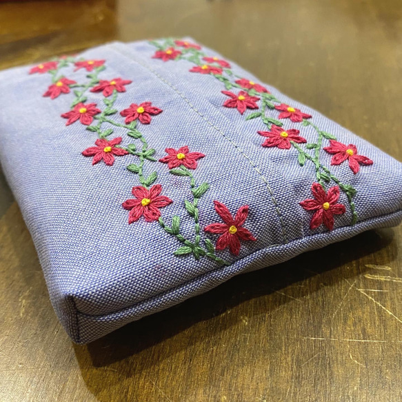 uniqueooo /手作り刺繍フェイシャルペーパーカバー/ 2枚目の画像