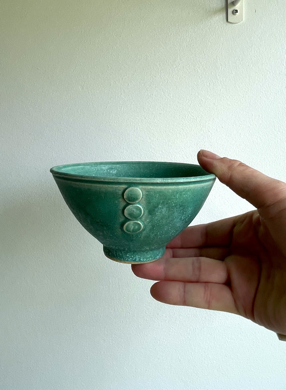 《送料無料 》青銅釉　ボタン付き ペア茶碗（２個セット） 2枚目の画像