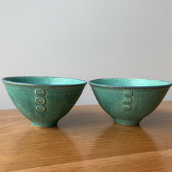 《送料無料 》青銅釉 ボタン付き ペア茶碗（２個セット） 4枚目の画像