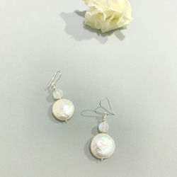Ops Pearl earrings-珍珠/月光石/純銀/耳環/氣質/戀愛/靈魂伴侶 第2張的照片