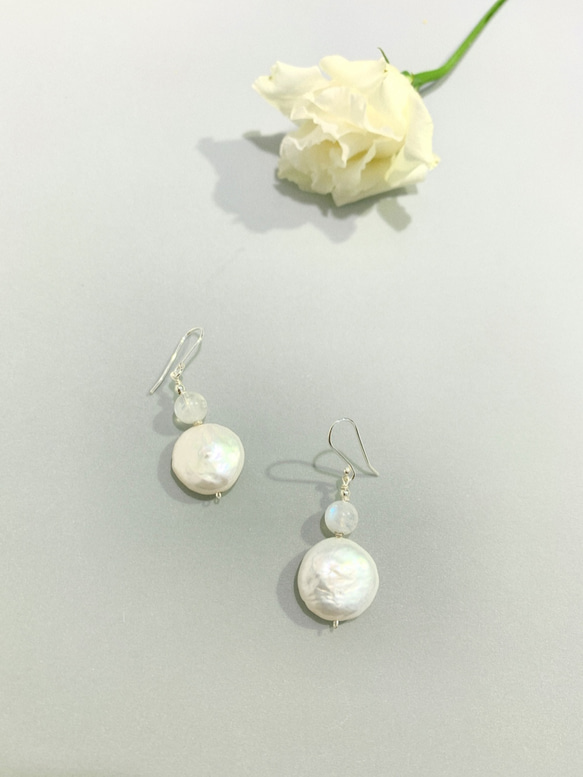 Ops Pearl earrings-珍珠/月光石/純銀/耳環/氣質/戀愛/靈魂伴侶 第2張的照片