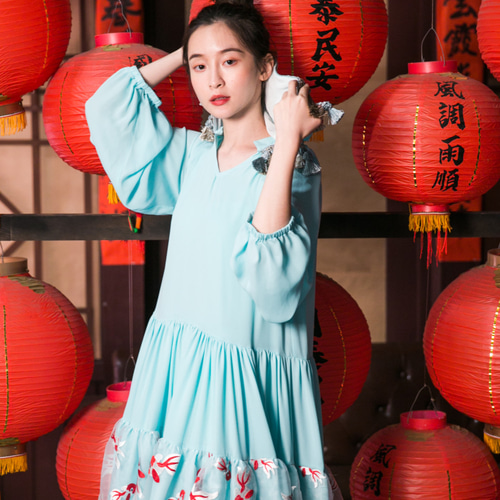 【極美品 イタリア製】ブルマリン フラワー シルクワンピース シフォンドレス 金魚とタッセル特大パールシフォンドレスでいっぱいマークの趣の