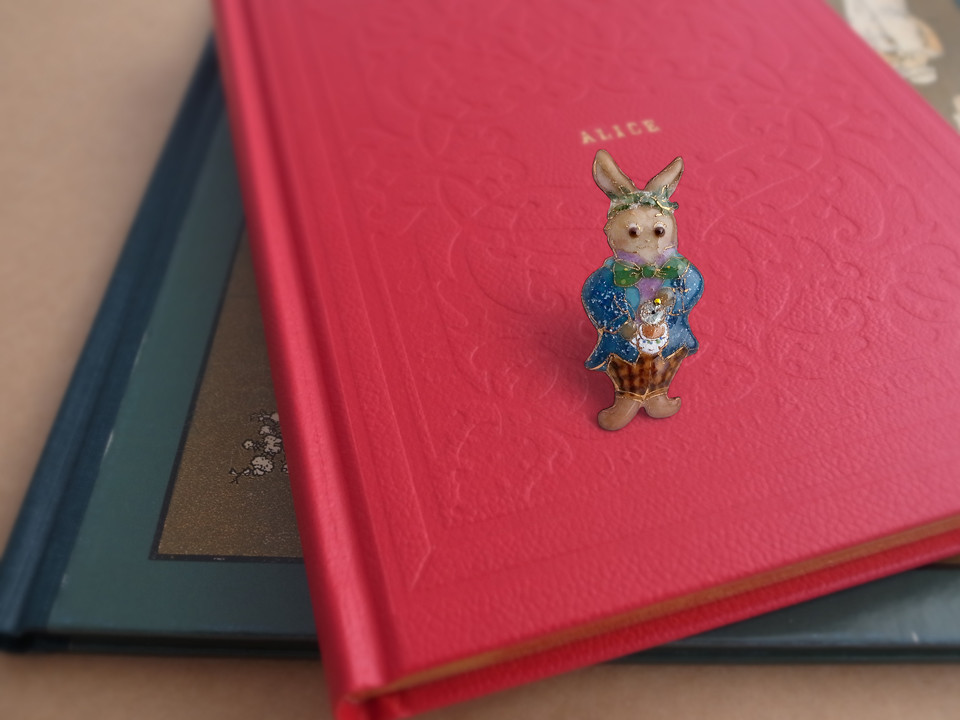 三月うさぎのブローチ 511