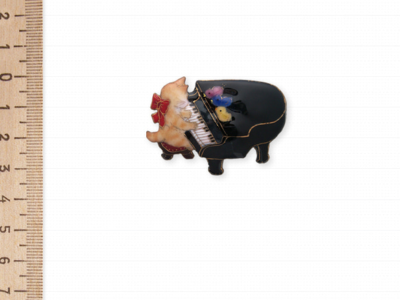 猫足ピアノのブローチ 282 3枚目の画像