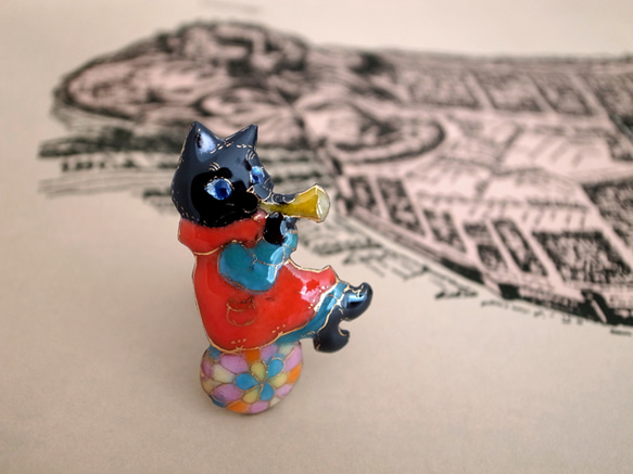 フルージュの黒猫ブローチ 332 1枚目の画像