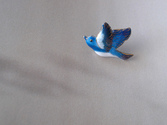 青い鳥のピンブローチ 064 1枚目の画像