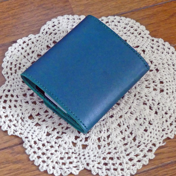 【姫路レザー】本革小さめ二つ折り財布（カラー：グリーン） 2枚目の画像