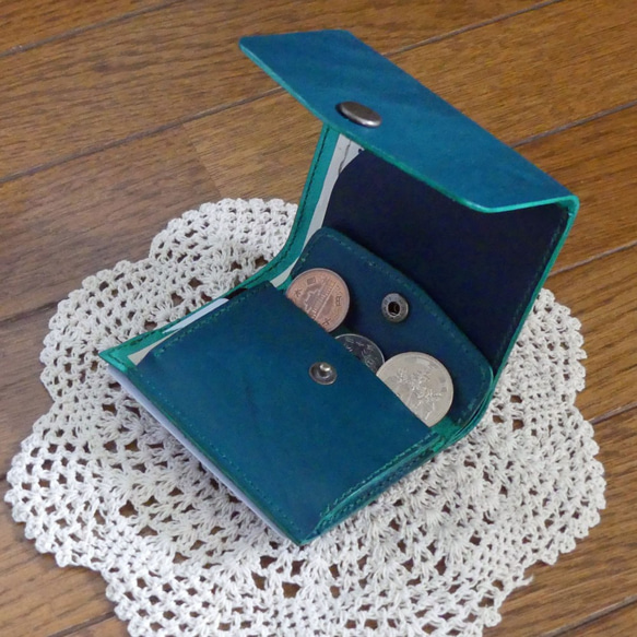【姫路レザー】本革小さめ二つ折り財布（カラー：グリーン） 5枚目の画像