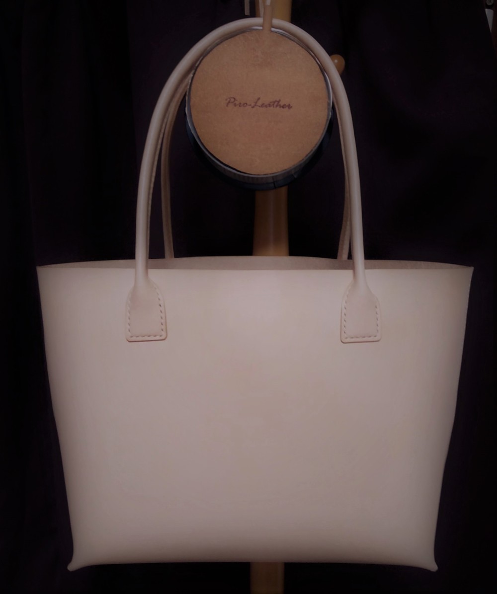総手縫い 超シンプル無着色ヌメ革トート(M)     受注制作