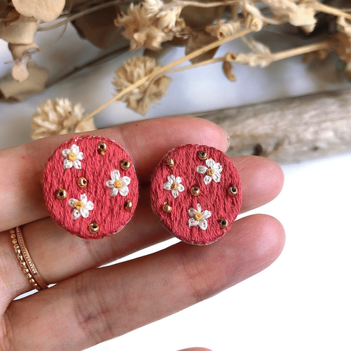 小花柄 ヴィンテージレトロな刺繍ピアス イヤリング イヤリング 
