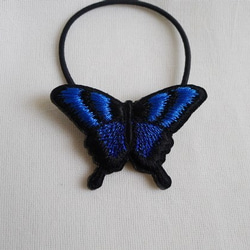 青と藍色のアゲハ蝶ヘアゴム 1枚目の画像