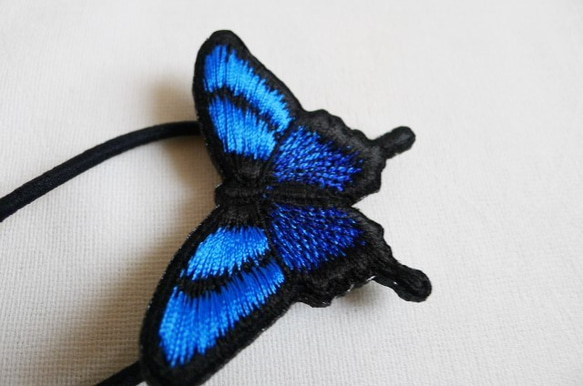 青と藍色のアゲハ蝶ヘアゴム 3枚目の画像